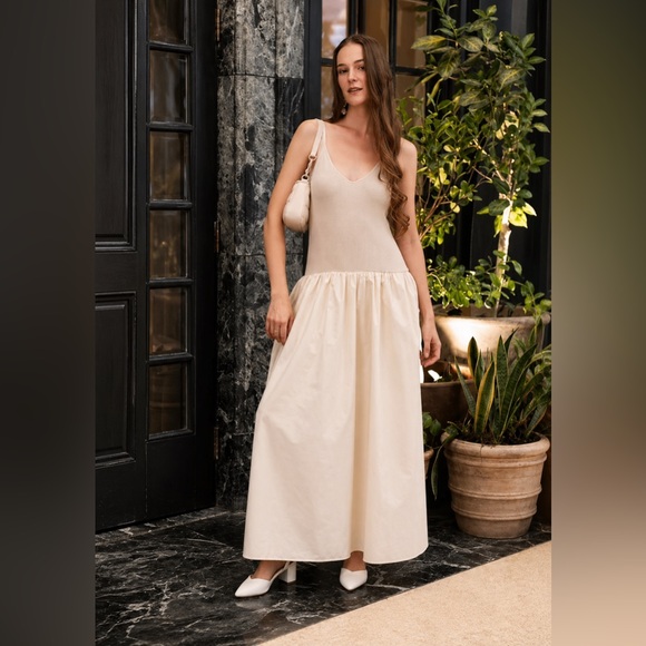 Moon River Dresses & Skirts - Moon River Cream Sleeveless Dress